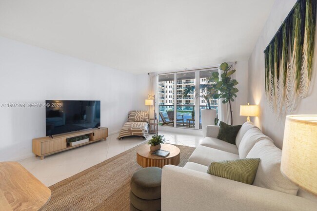 Building Photo - 2301 Collins Ave