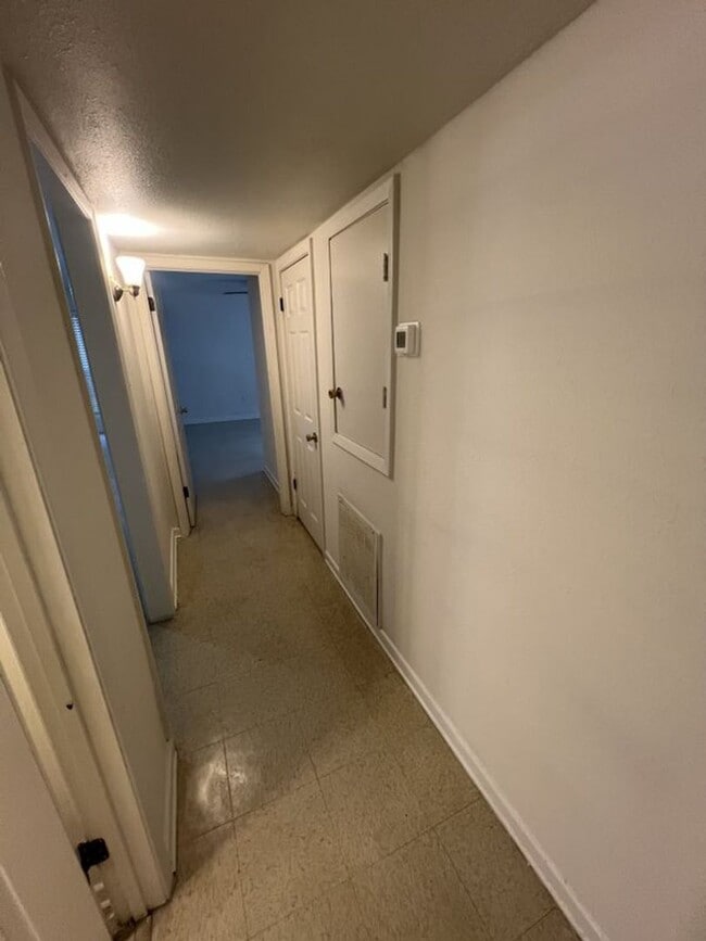 Building Photo - 2 bedroom, 2 bath apartments in Sherwood F...