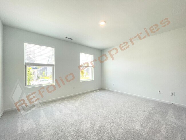 Building Photo - Brand New 3 Story 4 bedroom, 3.5 bathroom ...