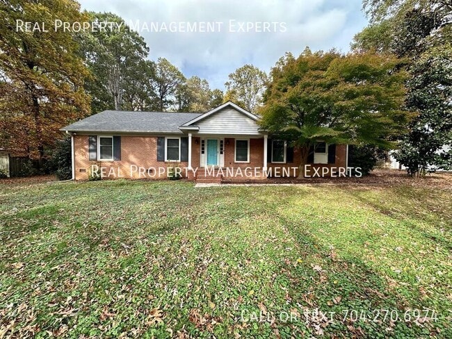 Building Photo - 4237 Rocky River Rd