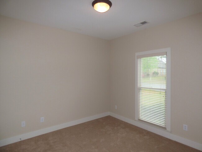 Building Photo - 230 Chesser Loop Rd