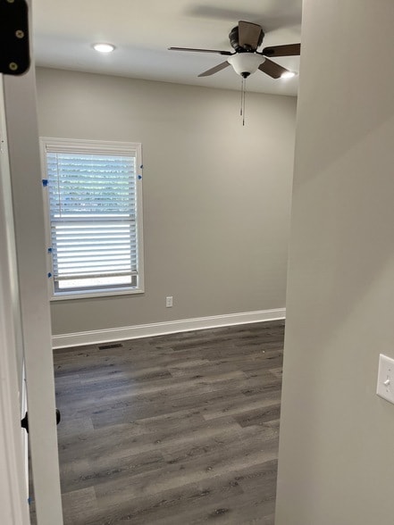 Building Photo - 9970 W Green Cemetery Rd