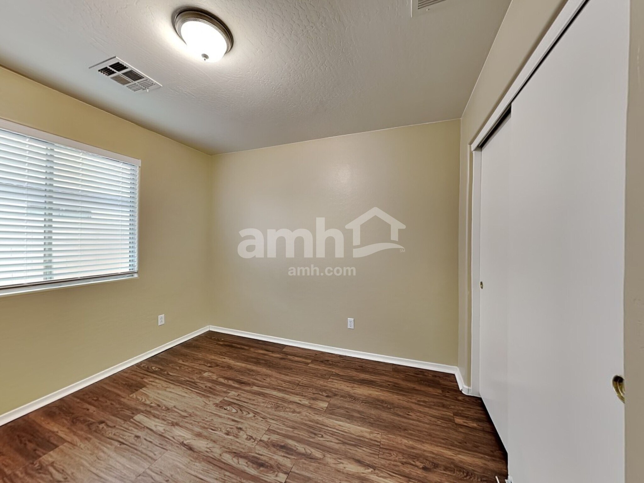 Building Photo - 7312 W Cordes Rd