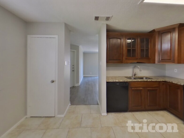 Building Photo - 6854 Eden Grove Dr