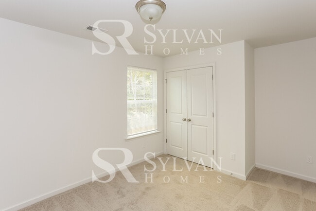 Building Photo - Carve Out a Great Life Here!