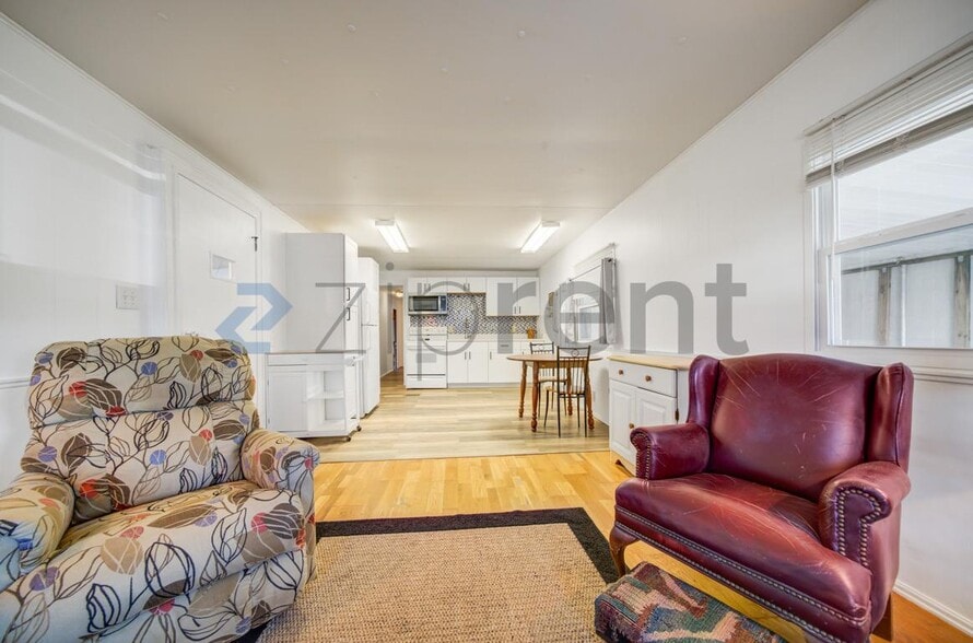 Building Photo - 27466 US Hwy 19 N