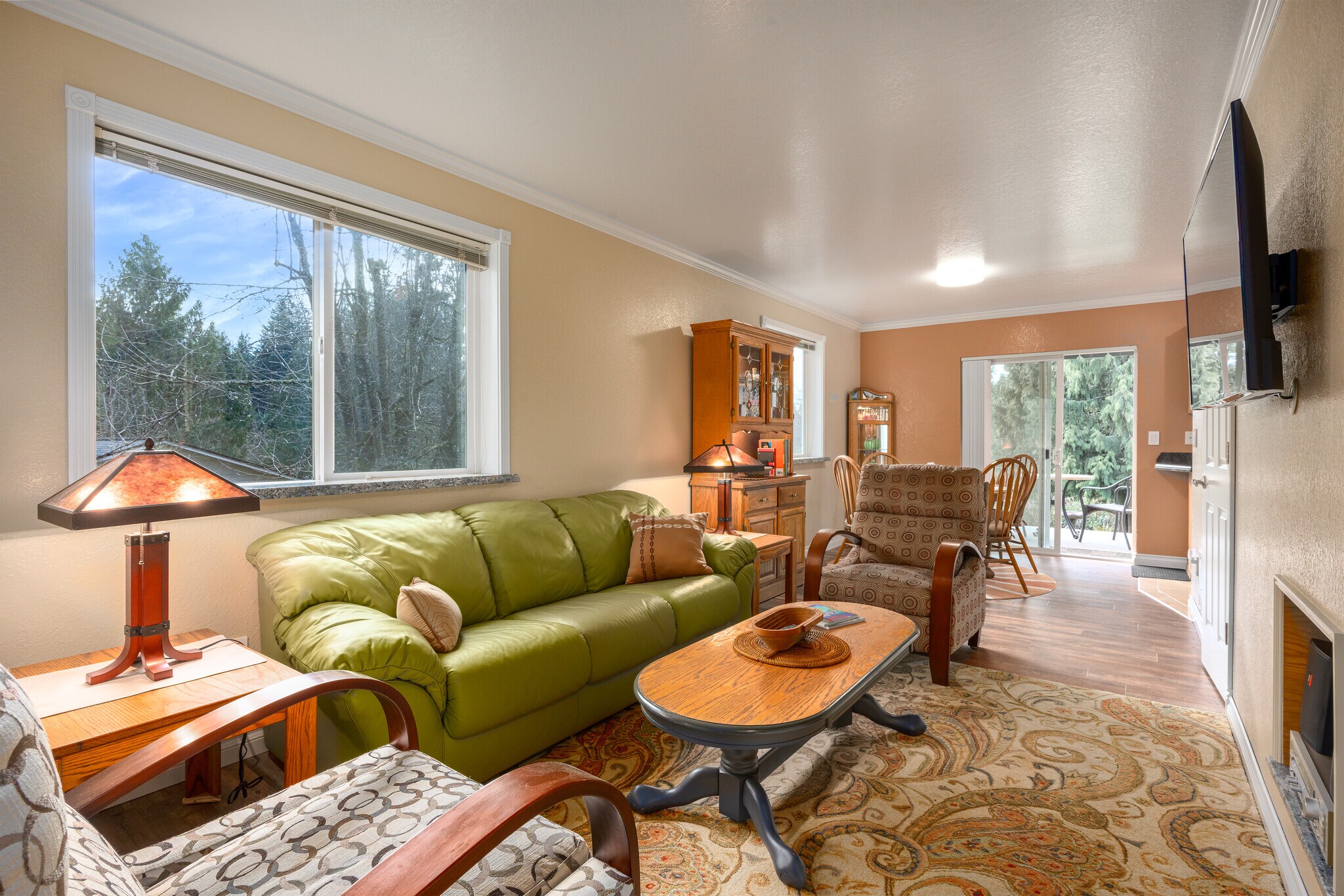 Living Room/Dining - 7721 Interurban Blvd
