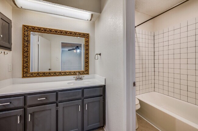 Building Photo - 6913 Sierra Dr