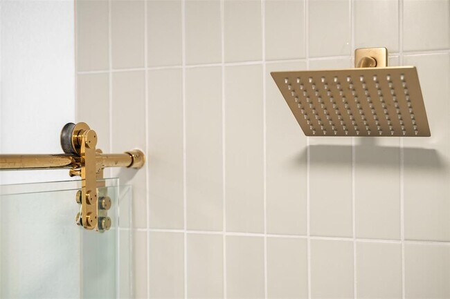 Building Photo - 4605 Beaver Creek Dr