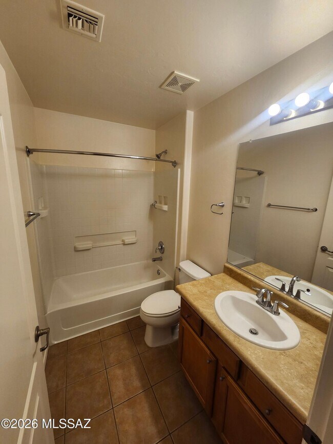 Building Photo - 4123 E Coolbrooke Dr