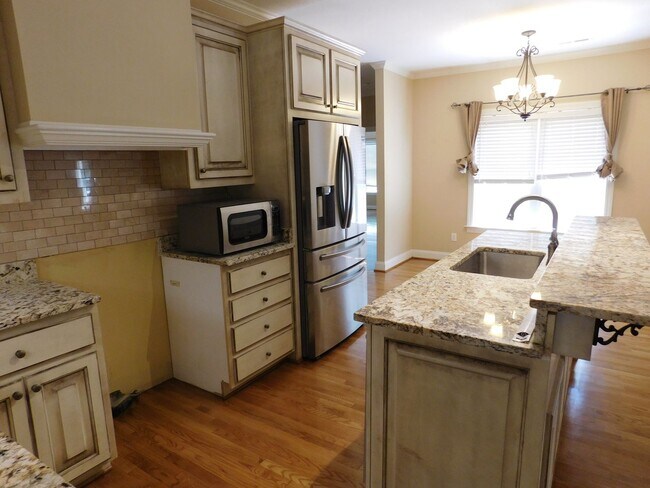 Building Photo - 300 Taliaferro Ln