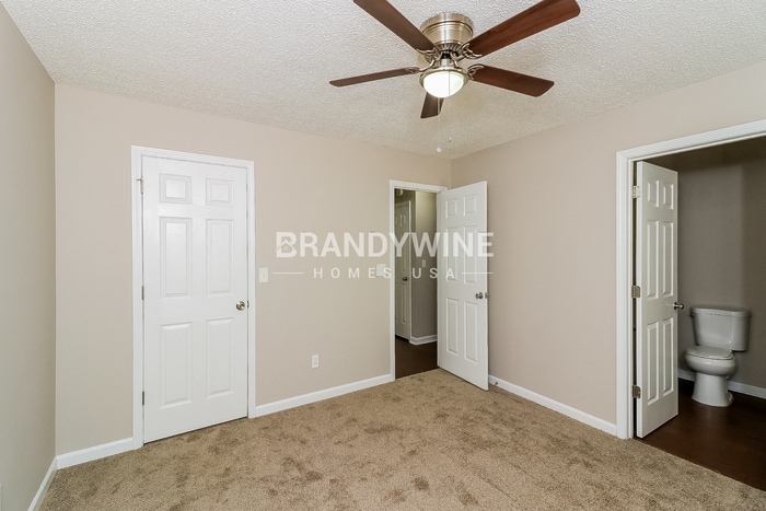 Building Photo - 147 Wesley Mill Dr