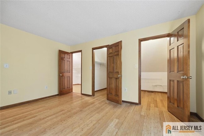 Building Photo - 153 Thoreau Dr