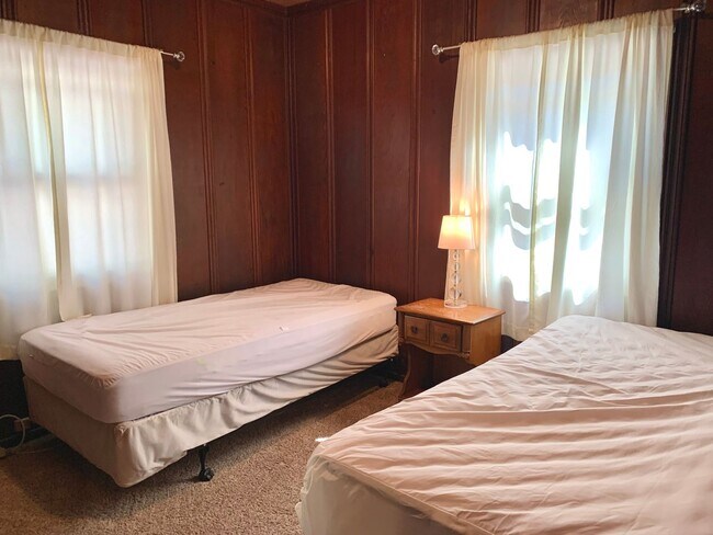 Building Photo - MISSION BEACH COTTAGE 2BD/1BA - FULLY FURNISHED - Available September 8, 2026 - 6/25/27
