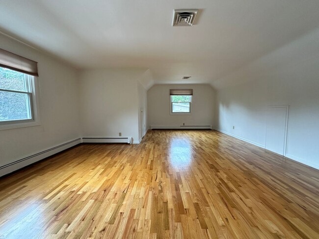 Building Photo - Four Bedroom Two and a Half Bath home avai...