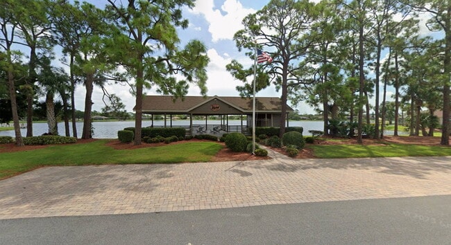 Building Photo - 3838 Peacock Dr