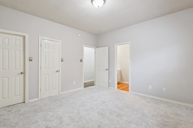 Building Photo - 10206 Pine Flats Dr