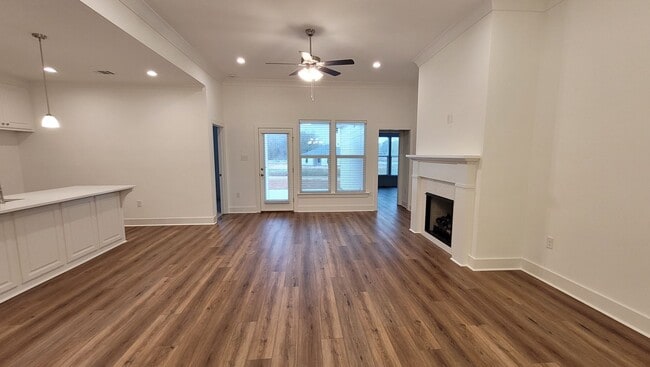 Building Photo - Must see home in Zachary!