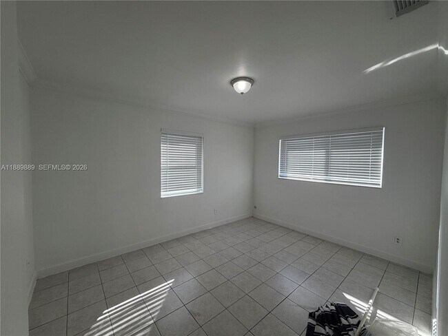 Building Photo - 2215 Adams St