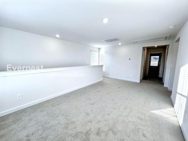 Building Photo - 649 Whitetail Ct