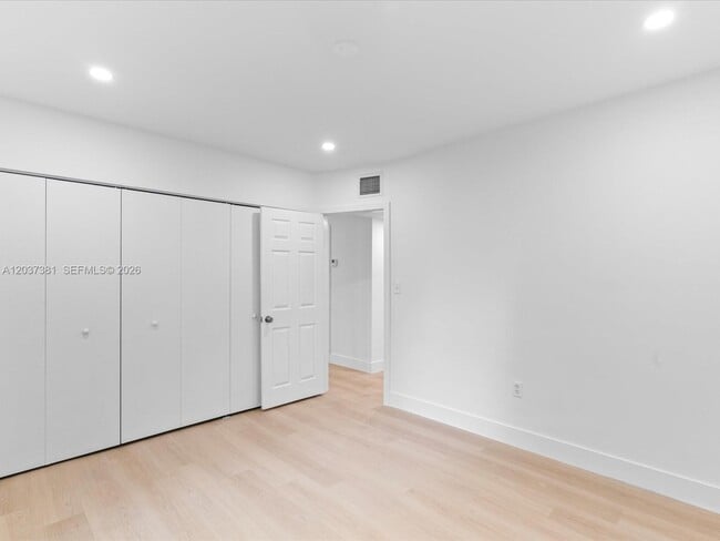 Building Photo - 5625 SW 80th St