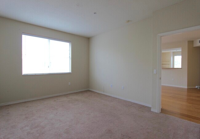Building Photo - 11014 Legacy Dr