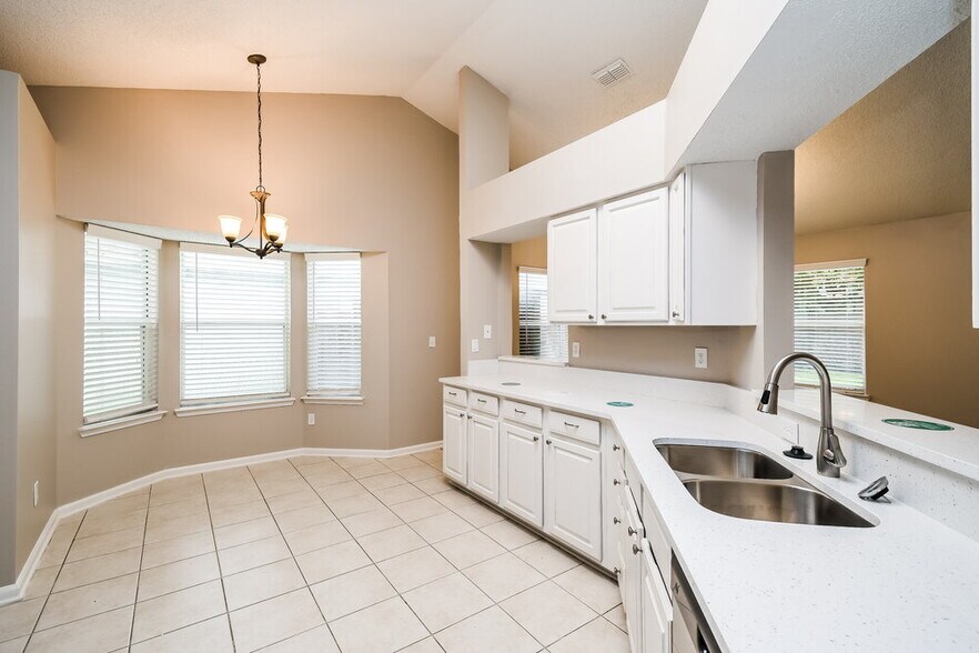 Building Photo - 8618 Wyndhurst Dr