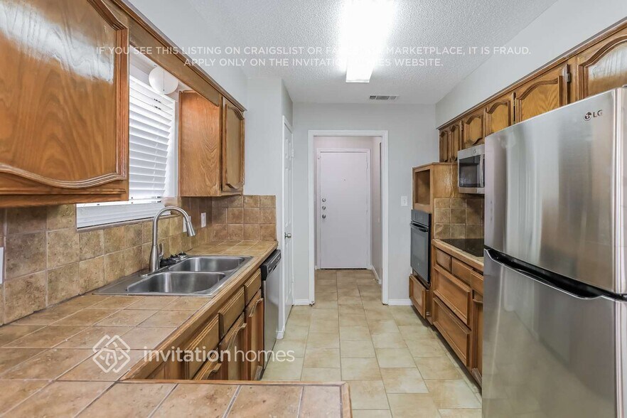 Building Photo - 203 Bowie St