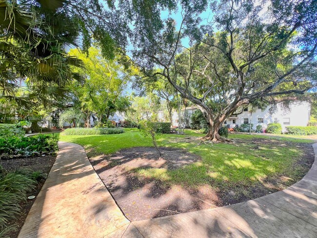 Building Photo - 7880 SW 55th Ave