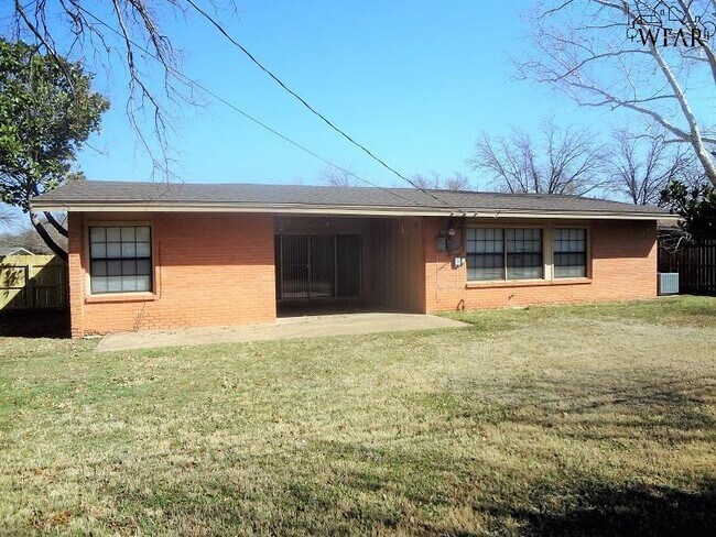 Building Photo - 1553 Hanover Rd