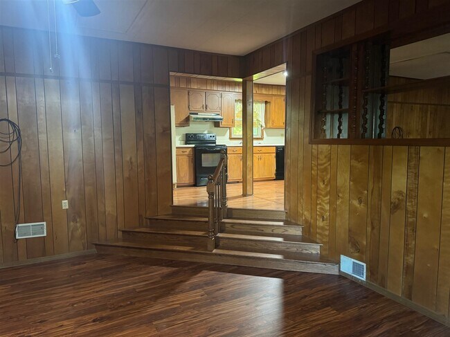 Building Photo - 9625 KY-185