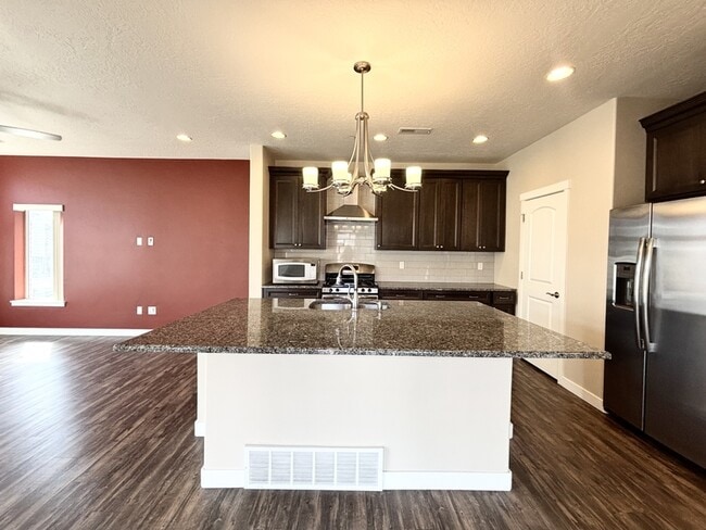 Building Photo - 65 N Rio Grand Ave