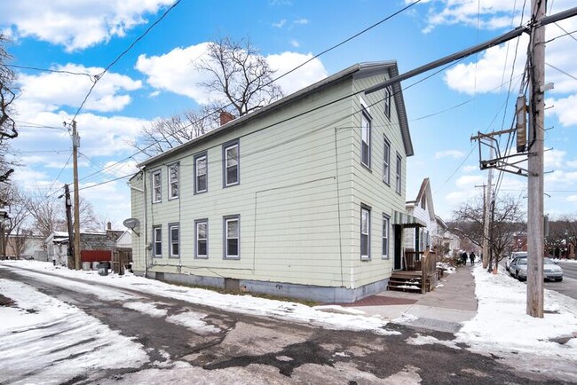 Building Photo - 13 112th St