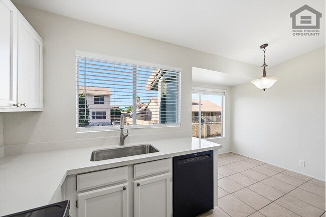 Building Photo - 6Bed/3Bath Split Level House at Cactus/75th Ave! Ready for Immediate Move-In! -- POOL!