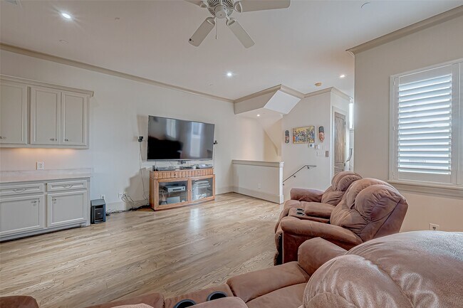 Building Photo - 311 Calle Sevilla Pl