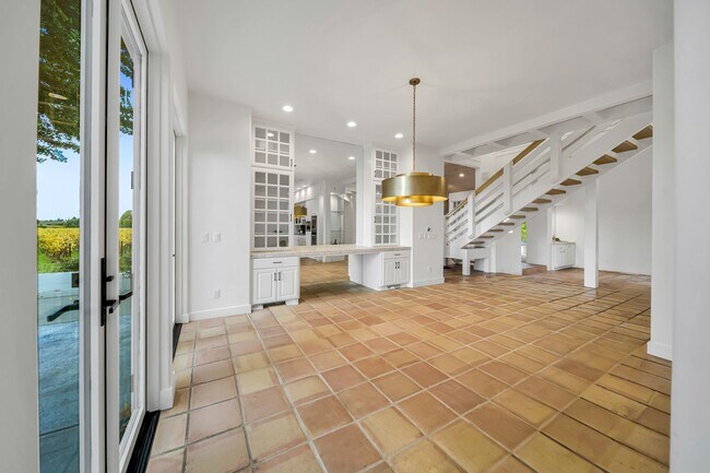 Building Photo - 1041 Las Amigas Rd