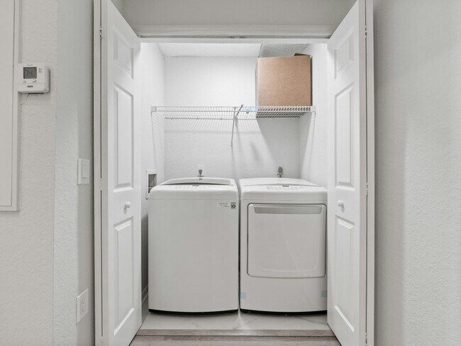 Building Photo - 8300 Elm Park Dr