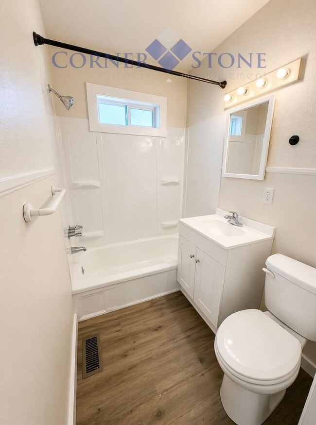 Building Photo - Charming Home in Nampa!