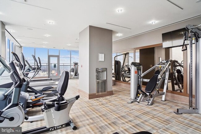 Building Photo - 930 Rose Ave