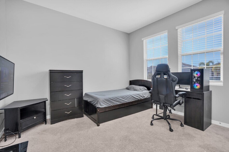 Building Photo - 528 Ocean Spray Dr