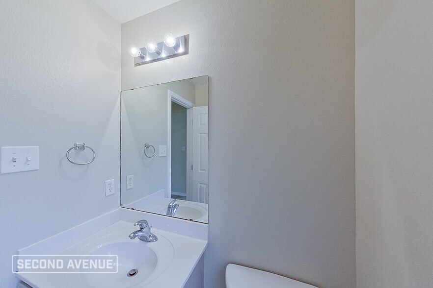 Building Photo - 5110 Spring Brook Dr