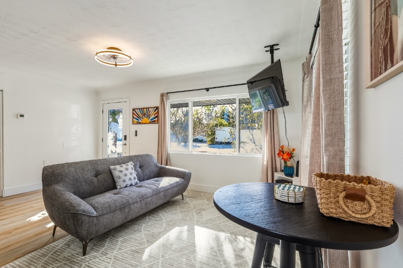 Building Photo - 463 85th Ave