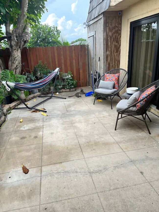 Building Photo - 2488 Waterside Dr