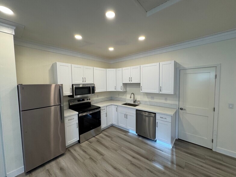 Building Photo - 4869 Benton Way