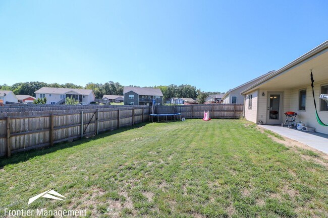Building Photo - 416 Stone Grove Dr