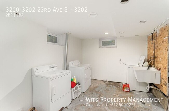 Building Photo - 3200-3202 23rd Ave S-3202