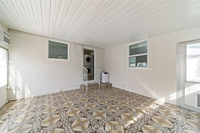 Building Photo - 348 W Spazier Ave