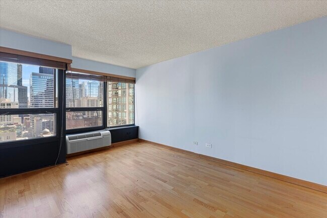 Building Photo - 30 E Huron St