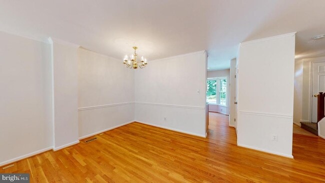 Building Photo - 5739 Oakshore Ct