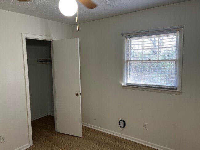 Building Photo - 2320 Tinnell Ct